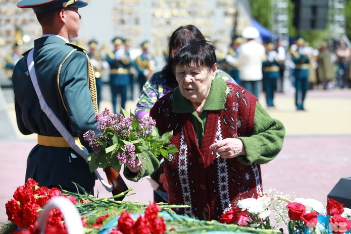 В Усть-Каменогорске празднуют День Победы