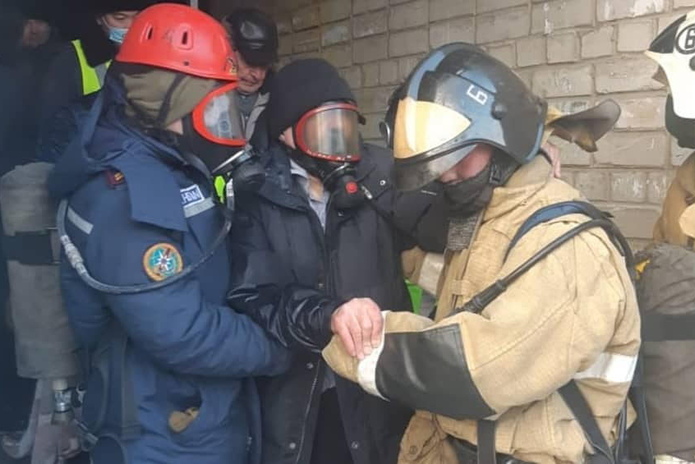 В многоэтажном доме в Усть-Каменогорске произошел пожар