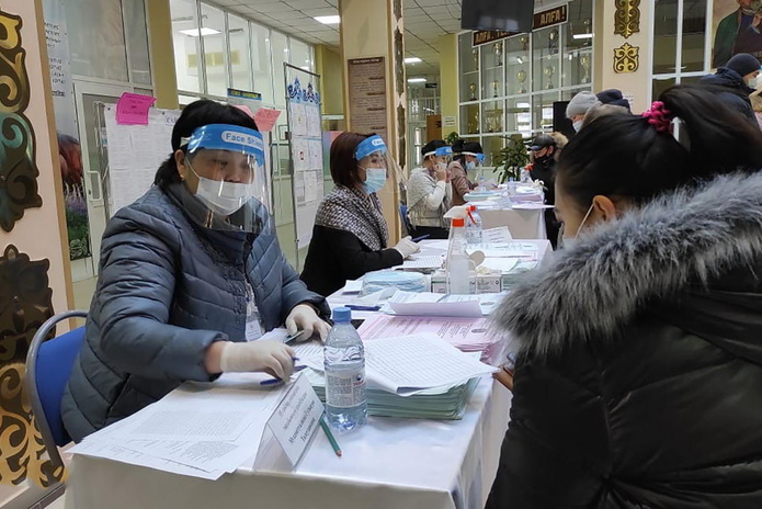 С 7 утра в Усть-Каменогорске открылись избирательные участки