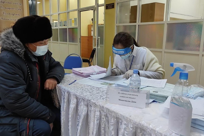 С 7 утра в Усть-Каменогорске открылись избирательные участки