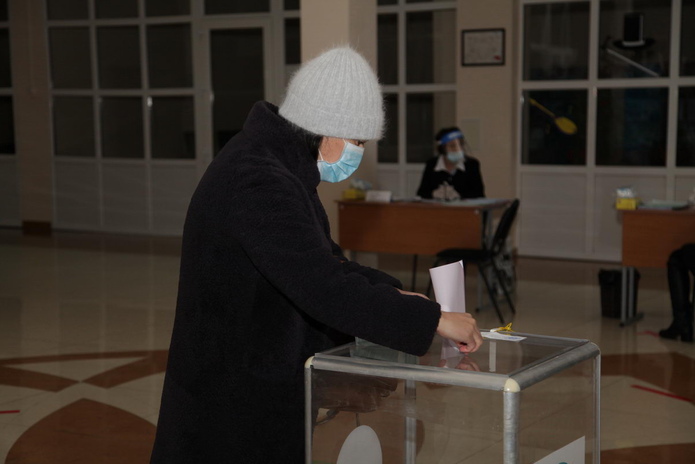 С 7 утра в Усть-Каменогорске открылись избирательные участки