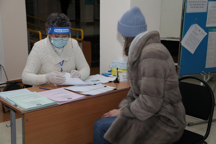 С 7 утра в Усть-Каменогорске открылись избирательные участки