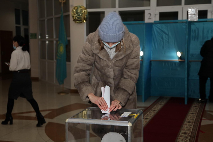 С 7 утра в Усть-Каменогорске открылись избирательные участки