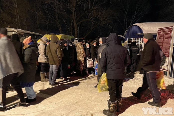 В Усть-Каменогорске этой ночью начались Крещенские купания