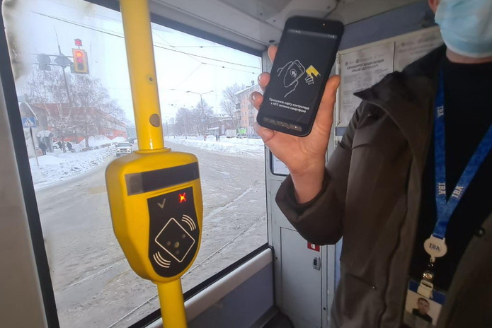 В трамваях Усть-Каменогорска запускается система электронного билетирования
