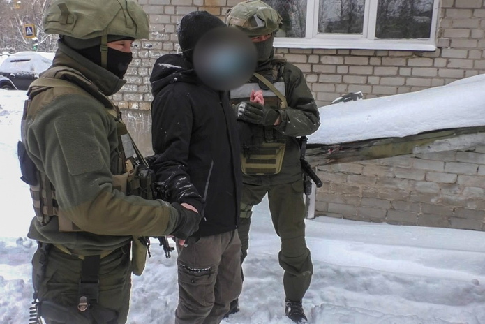 В Усть-Каменогорске с поличным задержали наркокурьеров-закладчиков