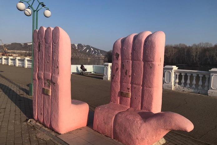 С Аллеи влюблённых убрали сломанные и некрасивые скульптуры
