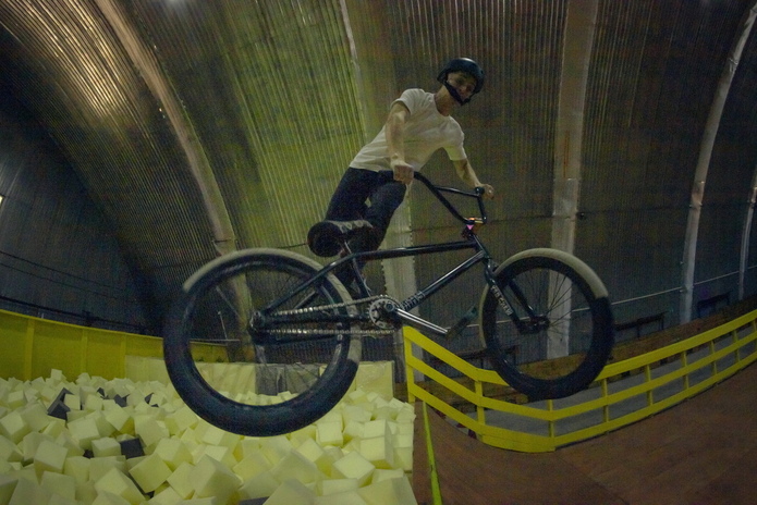 В Усть-Каменогорске работает первый крытый скейт-парк LimitSkateParkYK