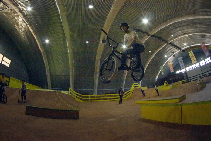 В Усть-Каменогорске работает первый крытый скейт-парк LimitSkateParkYK
