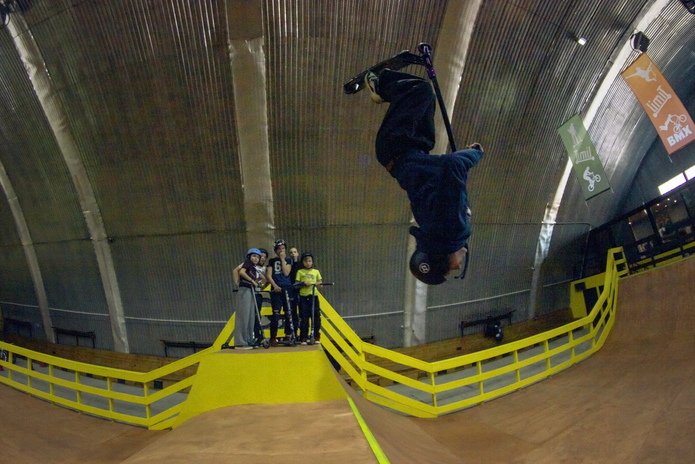 В Усть-Каменогорске работает первый крытый скейт-парк LimitSkateParkYK