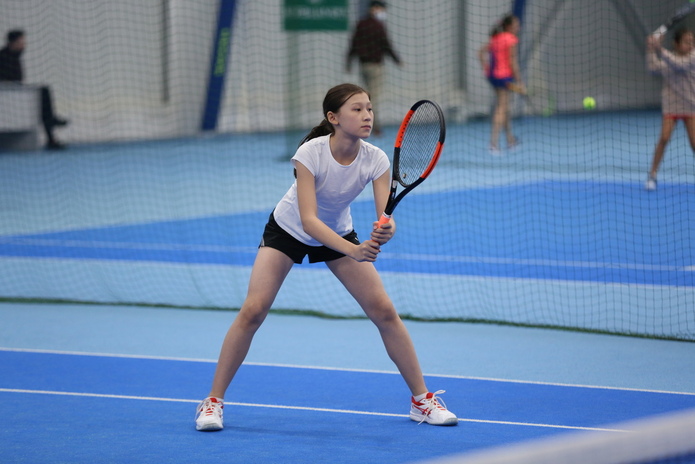 Усть-каменогорский теннисист пробился во второй круг домашнего турнира