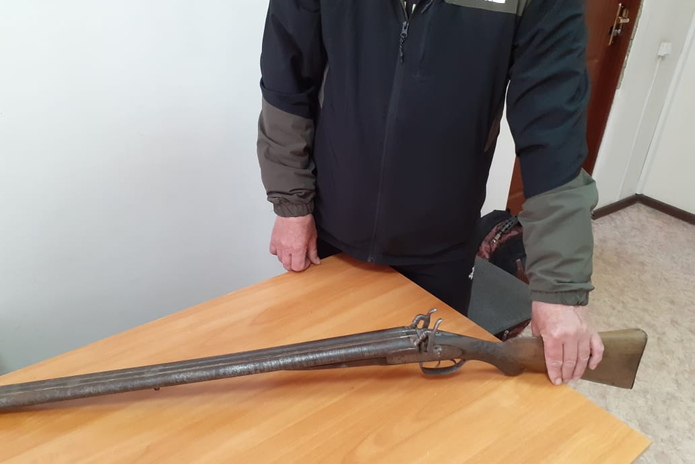 Оружие ХIХ века сдал в полицию житель ВКО