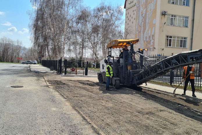 При ремонтах дорог смотрят асфальт, бордюры, пандусы