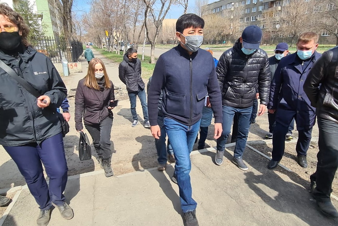 При ремонте дорог заделают и ямы на въездах во дворы