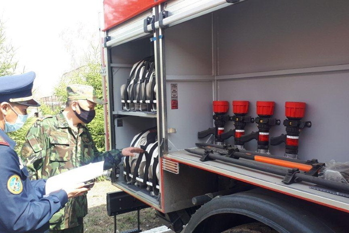 У пожарных ВКО - 11 новых автоцистерн