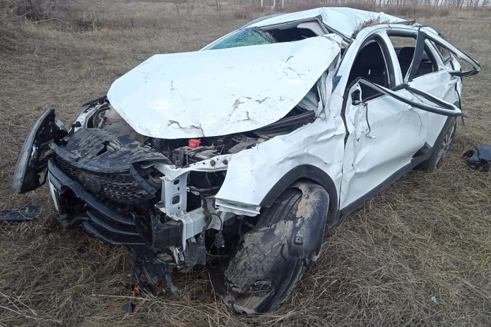 В ВКО водитель без прав и четверо пассажиров попали в ДТП