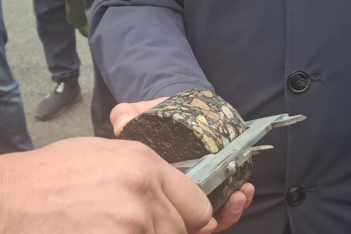 Аким города обнаружил недочёты в ремонте бульвара Гагарина