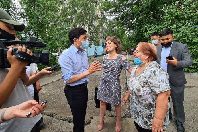 Начался ремонт междворовых проездов в Усть-Каменогорске