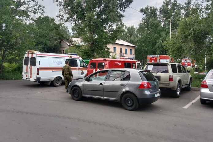 В Усть-Каменогорске обрушился потолок в жилом доме