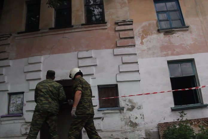 В Усть-Каменогорске обрушился потолок в жилом доме