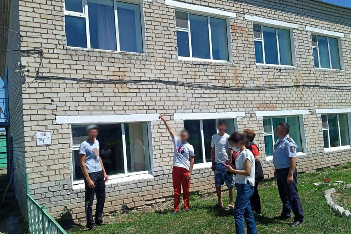 В ВКО из спецшколы сбежали двое подростков