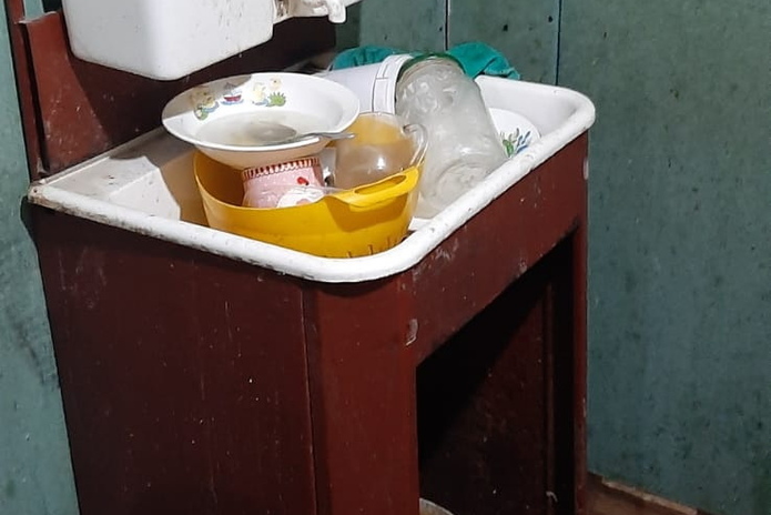 Так живут дети Усть-Каменогорска: хлам, нищета, алкоголь