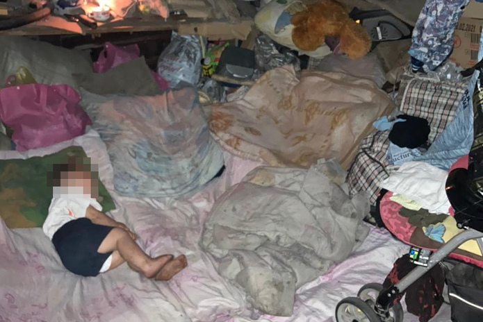 Так живут дети Усть-Каменогорска: хлам, нищета, алкоголь