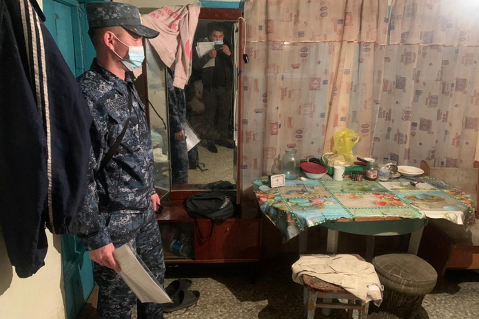 Так живут дети Усть-Каменогорска: хлам, нищета, алкоголь