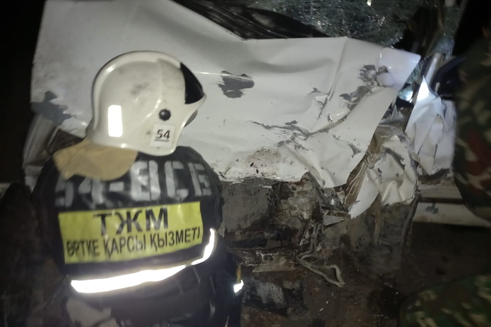 В ВКО в результате ДТП водителя зажало в машине