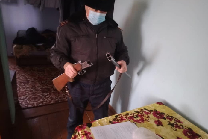 Полицейские ВКО изъяли у члена ОПГ боевую гранату