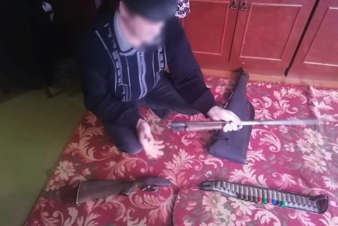 Полицейские ВКО изъяли у члена ОПГ боевую гранату