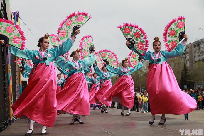 1 мая в Усть-Каменогорске отмечают День единства народа Казахстана