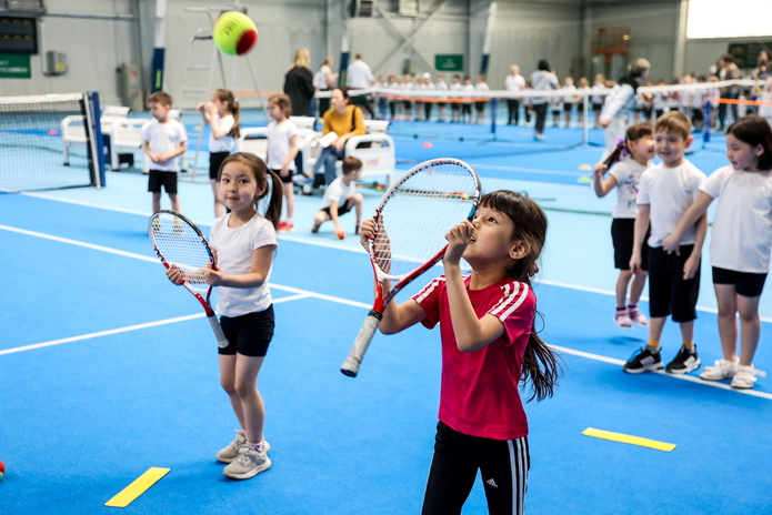 Дошкольников познакомили с азами игры в теннис