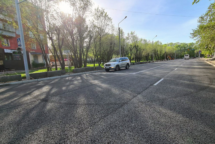 Впервые в Усть-Каменогорске ремонт дороги сделали за месяц