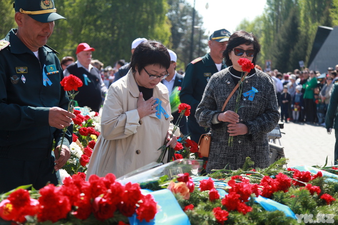 Возложением цветов к Мемориалу Славы началось 9 мая в Усть-Каменогорске