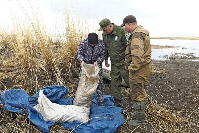 Полицейские ВКО изъяли свыше двух тонн рыбы у браконьеров