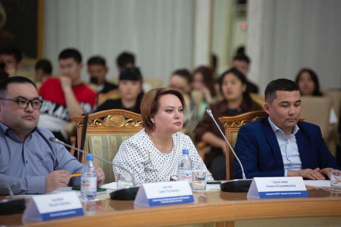 Сарапшылар референдум тақырыбына қатысты өз пікірлерін білдірді