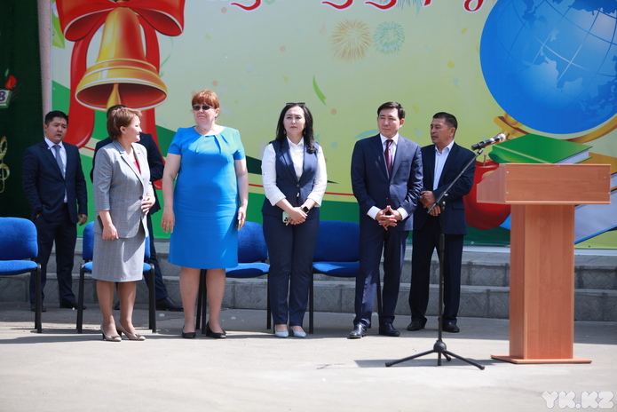 В Усть-Каменогорске в школах города звенят последние звонки