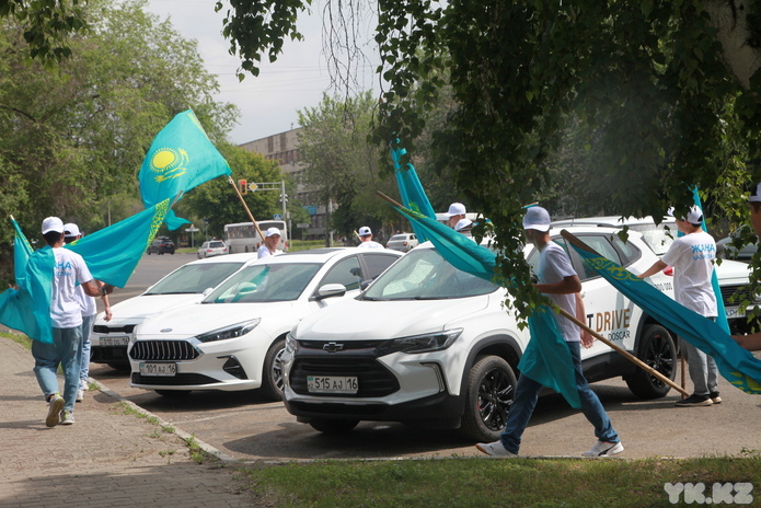 4 июня в Усть-Каменогорске состоялся автопробег с флагами страны