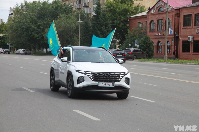 4 июня в Усть-Каменогорске состоялся автопробег с флагами страны