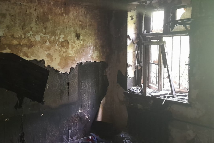 Двое детей и бабушка пострадали при пожаре в Усть-Каменогорске