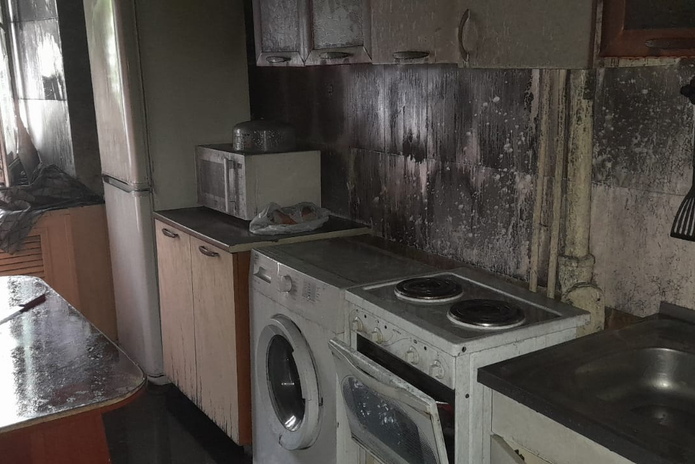 Двое детей и бабушка пострадали при пожаре в Усть-Каменогорске