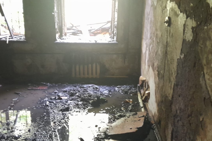 Двое детей и бабушка пострадали при пожаре в Усть-Каменогорске