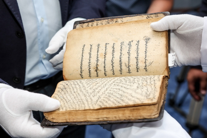 Сканер для 600-летней книги: в Усть-Каменогорске создан цифровой музей Исламской культуры
