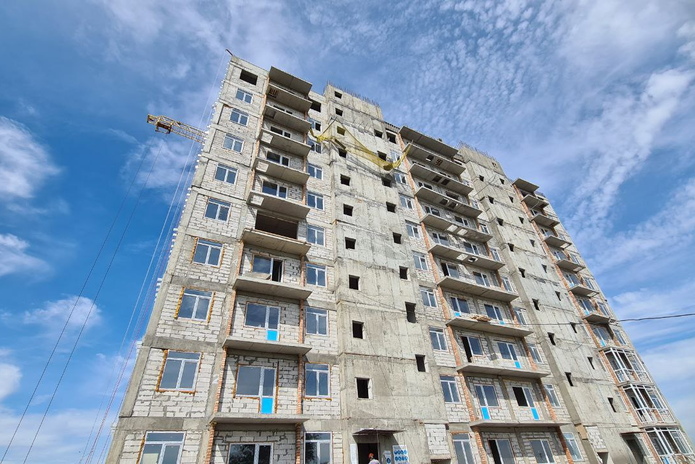 Почти все квартиры проданы в строящихся по пр. Есенберлина домах