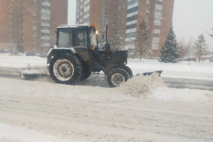 На чистку городских дорог вышла вся техника