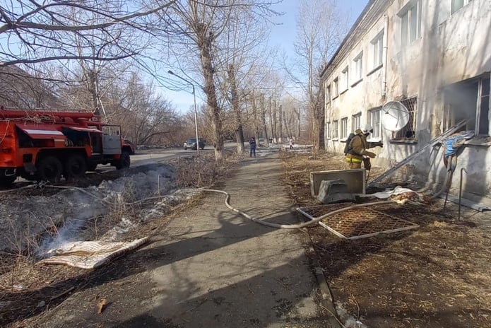 При пожаре в квартире в Усть-Каменогорске спасен  мужчина