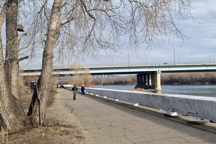 Под Иртышским мостом появится дорога с пешеходными переходами