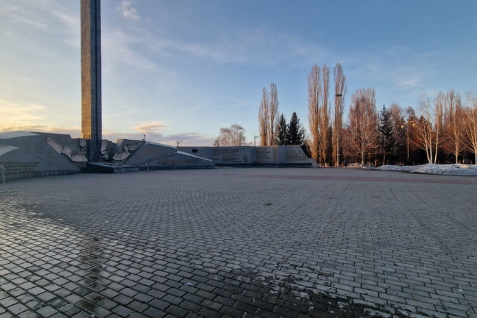 Площадку возле Мемориала Славы будут благоустраивать