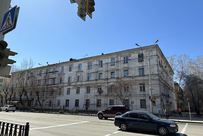 На проспекте Назарбаева начали восстанавливать фасады домов